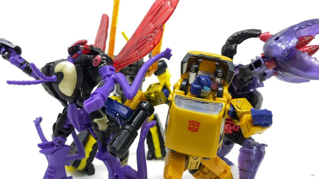 Transformers LEGACY Creatures Collide 4 Pack In Hand Image  (5 of 31)